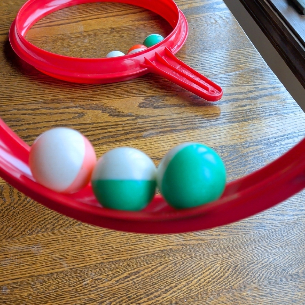Vintage Hoop-A-Rific spin ball game for 2 - Picture 6 of 6